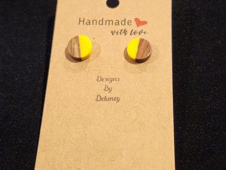 Yellow and wood stud earrings Online